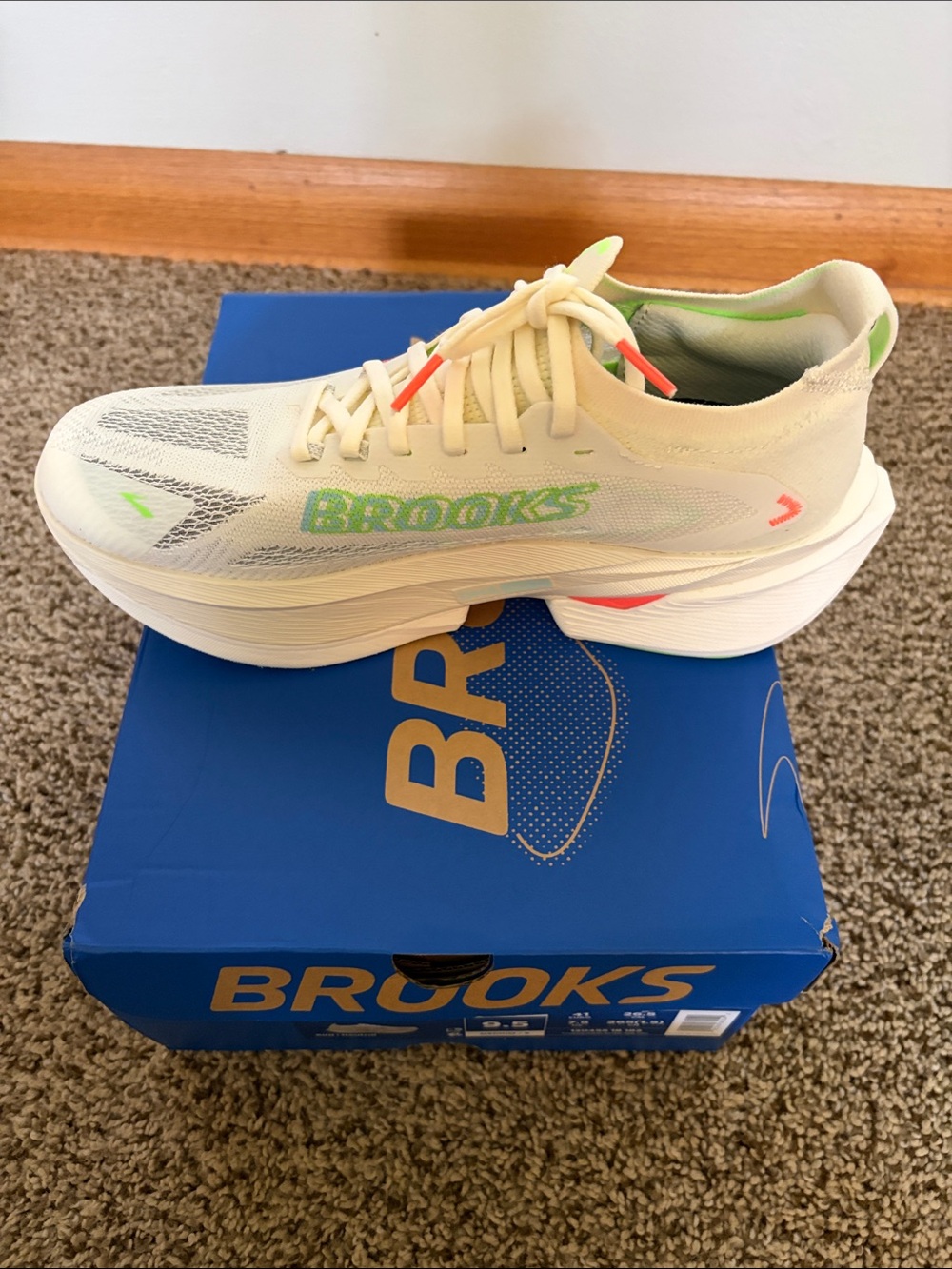 Brooks Hyperion Max 3-Women's size 9.5-Coconut-Green Gecko-Pink Clay - Picture 13 of 16